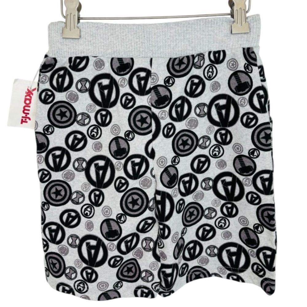 NWT Marvel Avengers Gray and Black All Over Print Boy’s Shorts Size 6